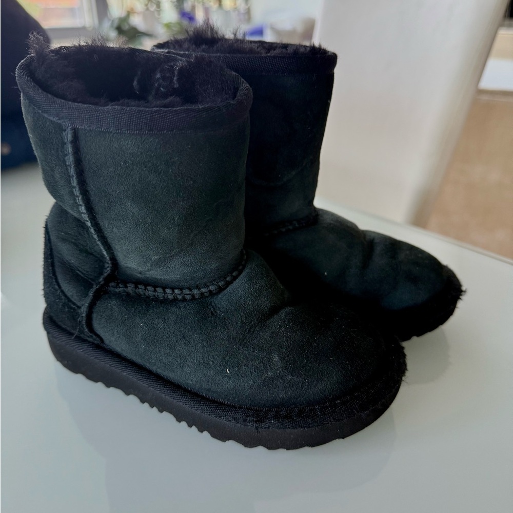UGG toddler Black Shearling Boots. Toddler size 9